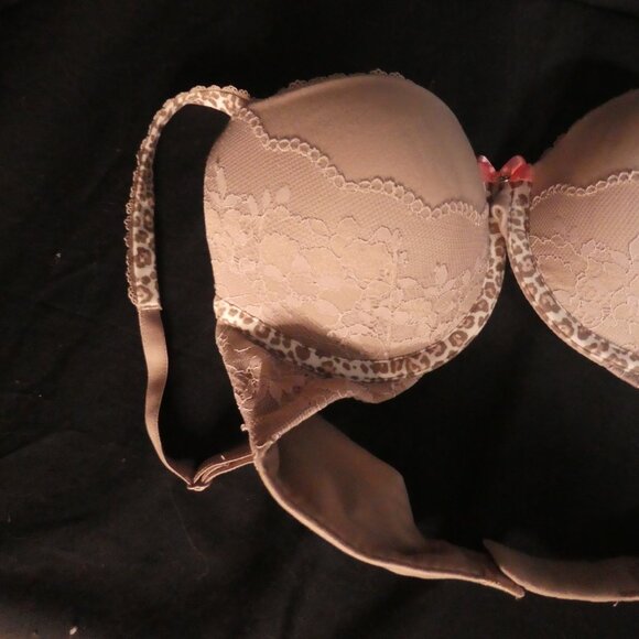 VICTORIA'S SECRET - Body By Victoria Perfect Shape | 32C | Beige Lace Detail Bra - Picture 3 of 10